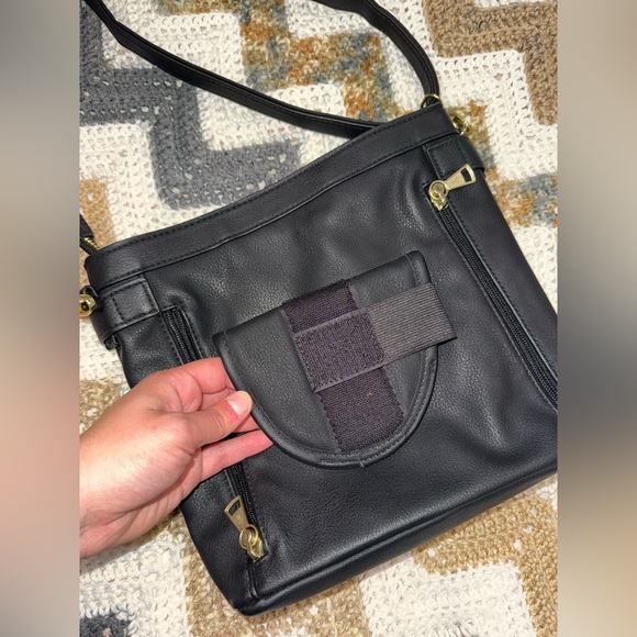 Browning Black Leather Concealed Carry Crossbody Bag with Gold Metal - Picture 10 of 12